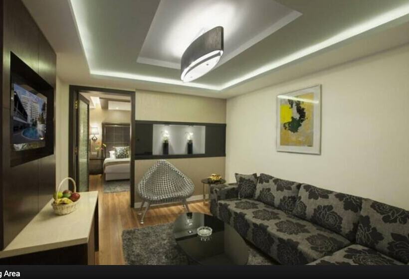 クラブルーム, Savera