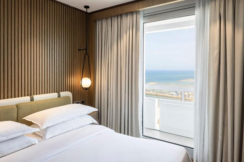 Номер Deluxe, Sheraton Grand Tel Aviv