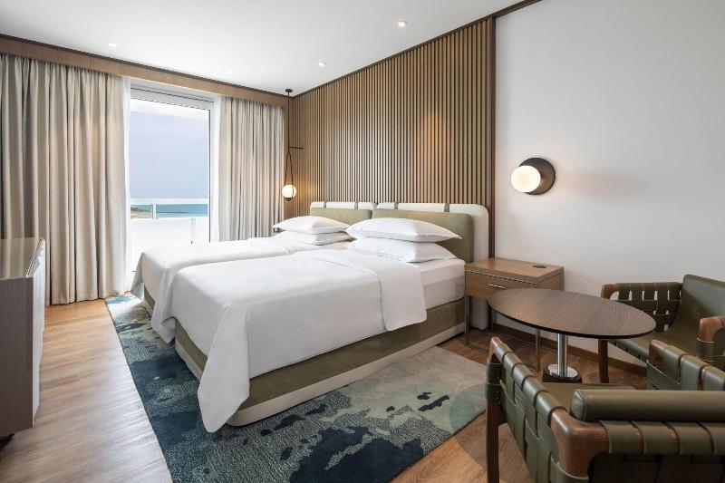 Номер Клуб Вид на Море, Sheraton Grand Tel Aviv