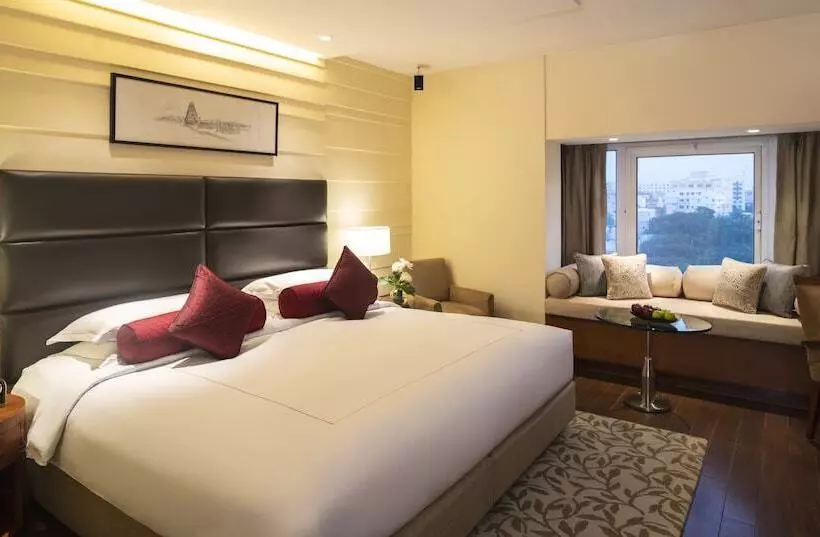 デラックスルーム, Taj Coromandel