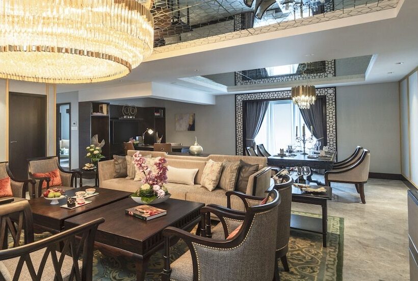 Люкс, Taj Coromandel