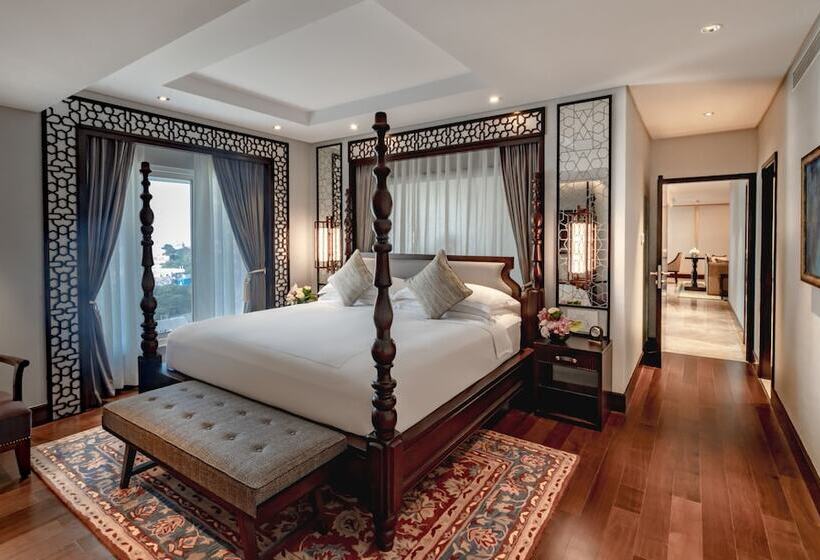 جناح, Taj Coromandel