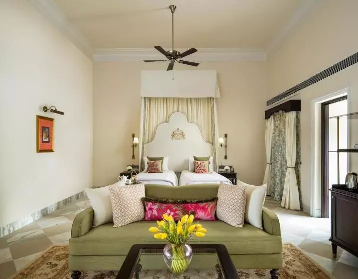 キングサイズベッドのデラックスルーム, Taj Usha Kiran Palace, Gwalior
