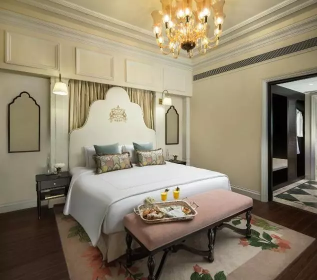 プール付き２ベッドルームデラックスビラ, Taj Usha Kiran Palace, Gwalior