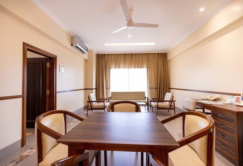 Family Suite, West End