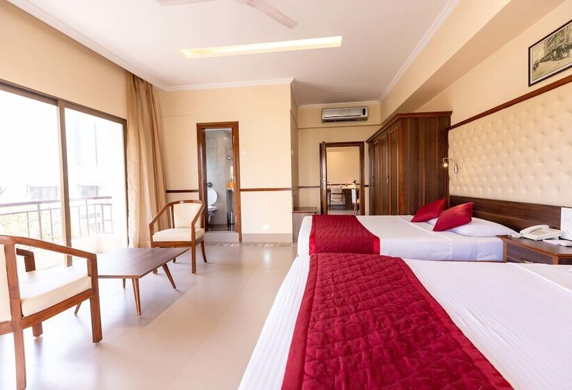 סוויטה משפחתית, West End