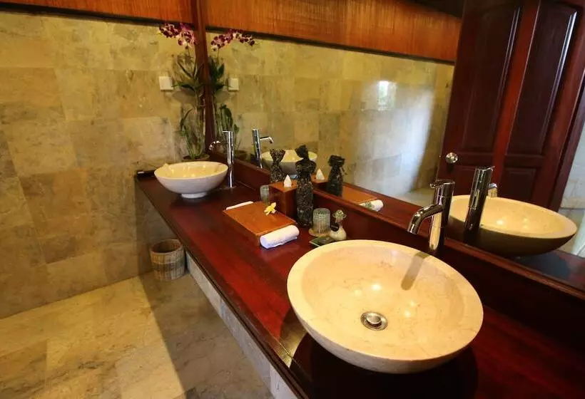 Villa 1 Makuuhuone, Kupu Kupu Barong Villas And Tree Spa By L’occitane
