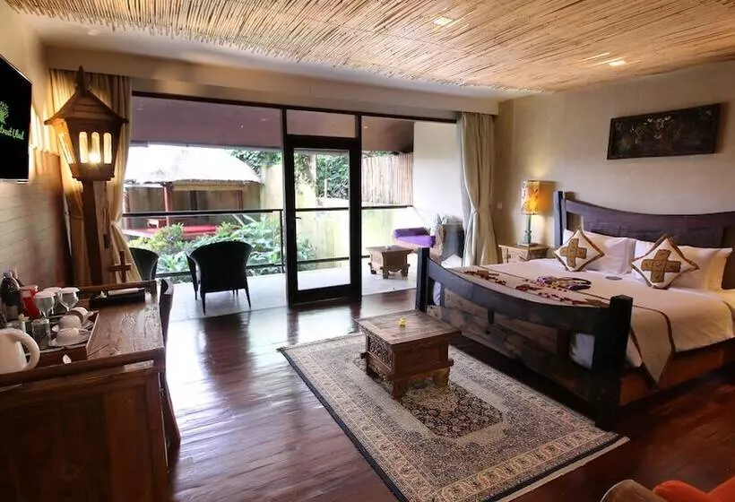 اتاق استاندارد سه نفره, Kupu Kupu Barong Villas And Tree Spa By L’occitane
