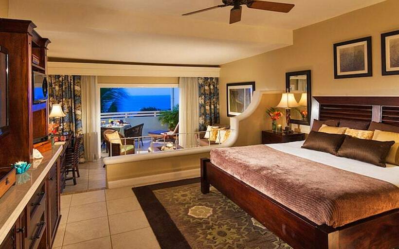 Deluxe Suite Sea View, Beaches Ocho Rios - All Inclusive