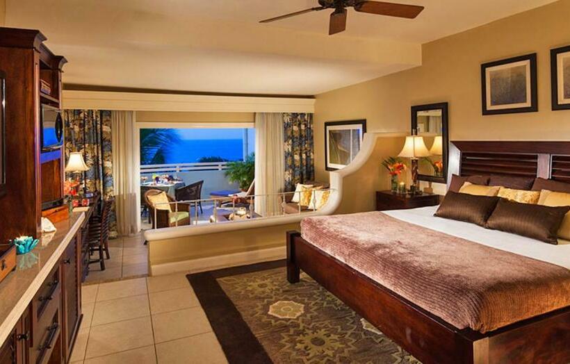 Deluxe Suite King Bed, Beaches Ocho Rios - All Inclusive