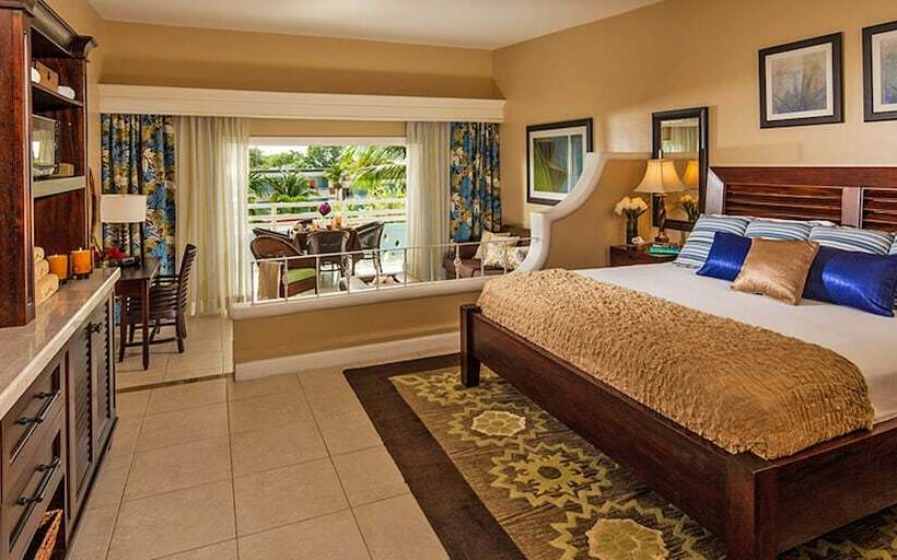 سوییت لوکس, Beaches Ocho Rios - All Inclusive