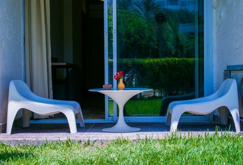 スタンダードトリプルルーム, Hamilton Agadir