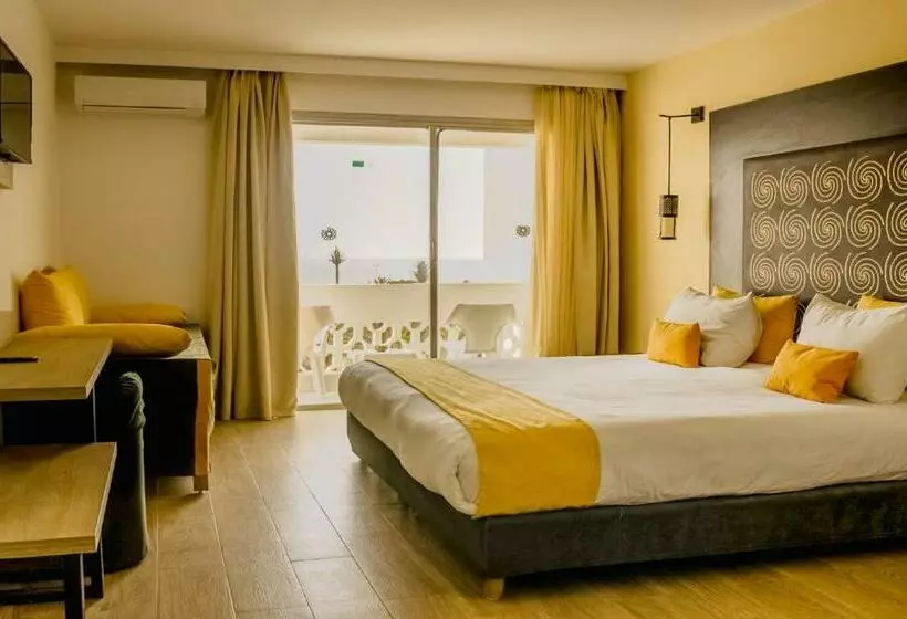 スイート, Hamilton Agadir