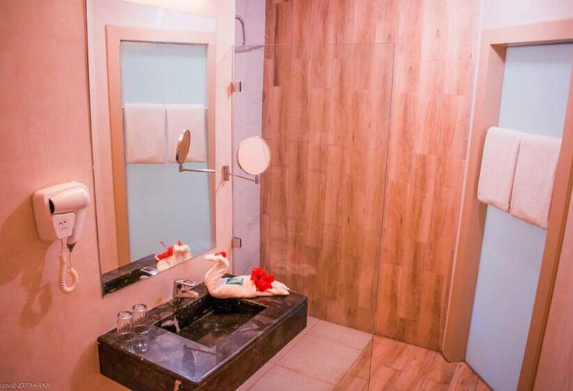 スイート, Hamilton Agadir