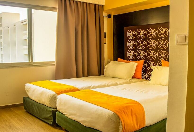 スイート, Hamilton Agadir