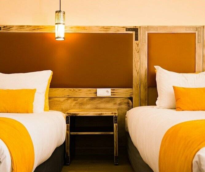 スイート, Hamilton Agadir