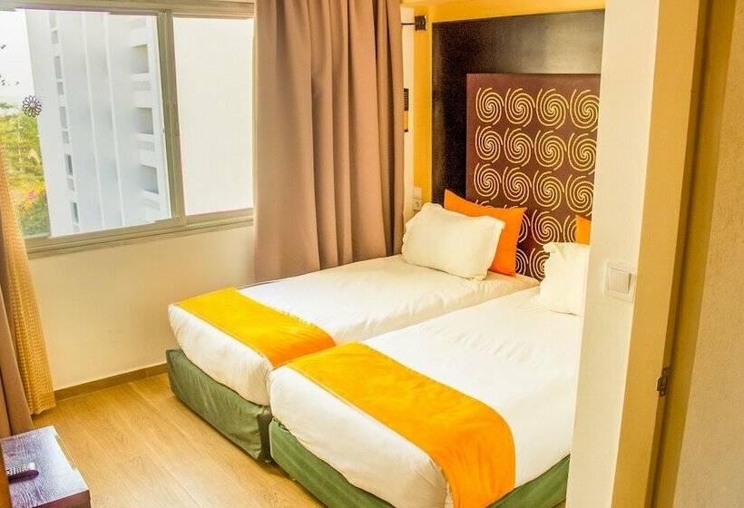 スタンダードルーム, Hamilton Agadir