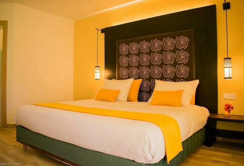 スタンダードルーム, Hamilton Agadir