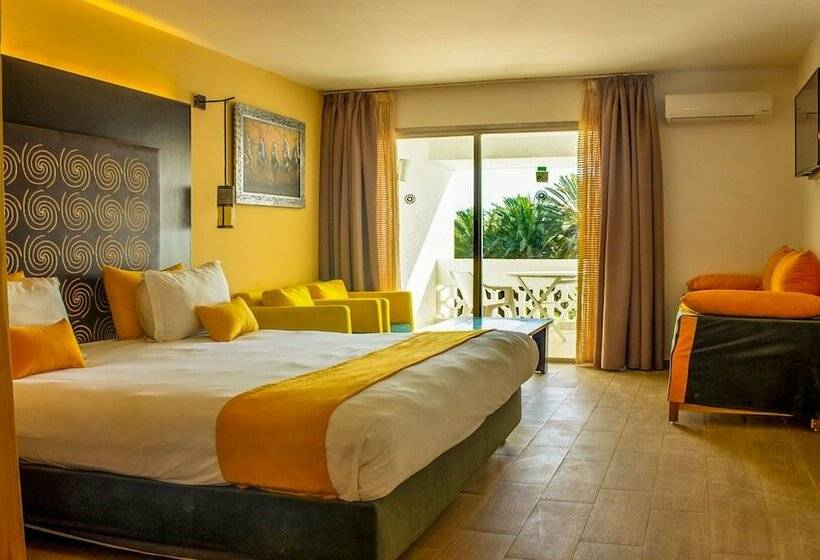 スタンダードルーム, Hamilton Agadir