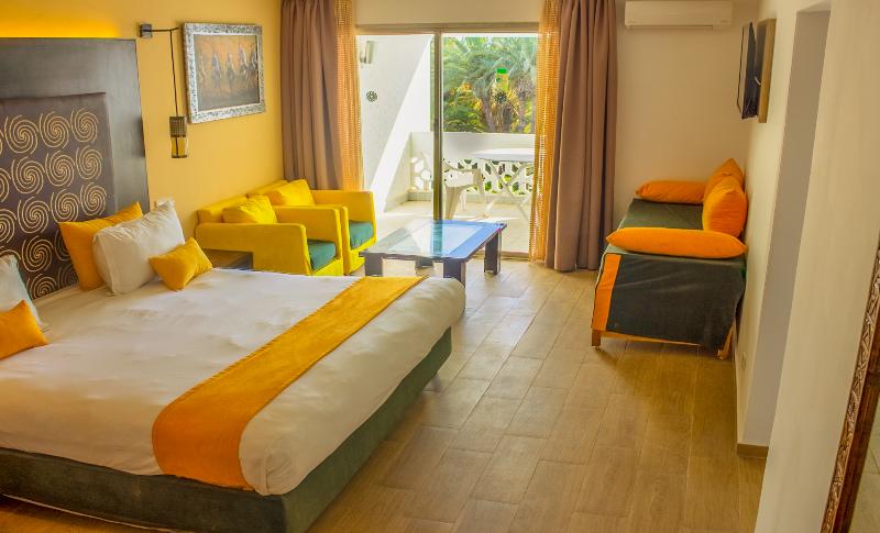 デラックスルーム, Hamilton Agadir