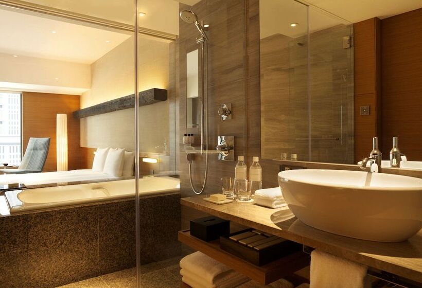 Номер Клуб, Hyatt Regency Tokyo