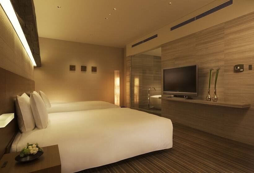 Номер Клуб, Hyatt Regency Tokyo