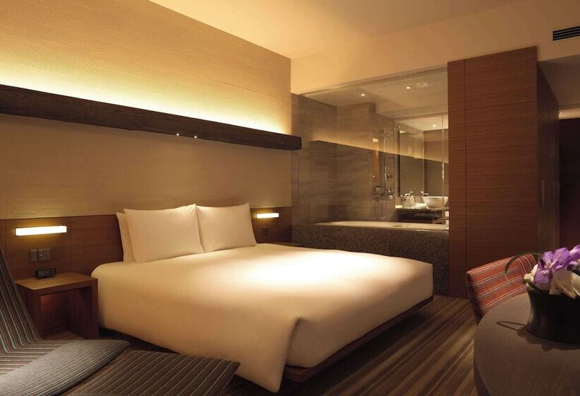 Номер Клуб, Hyatt Regency Tokyo