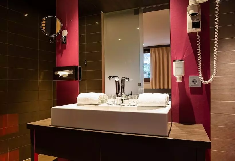 سوییت جونیور, Koener Hotel & Spa