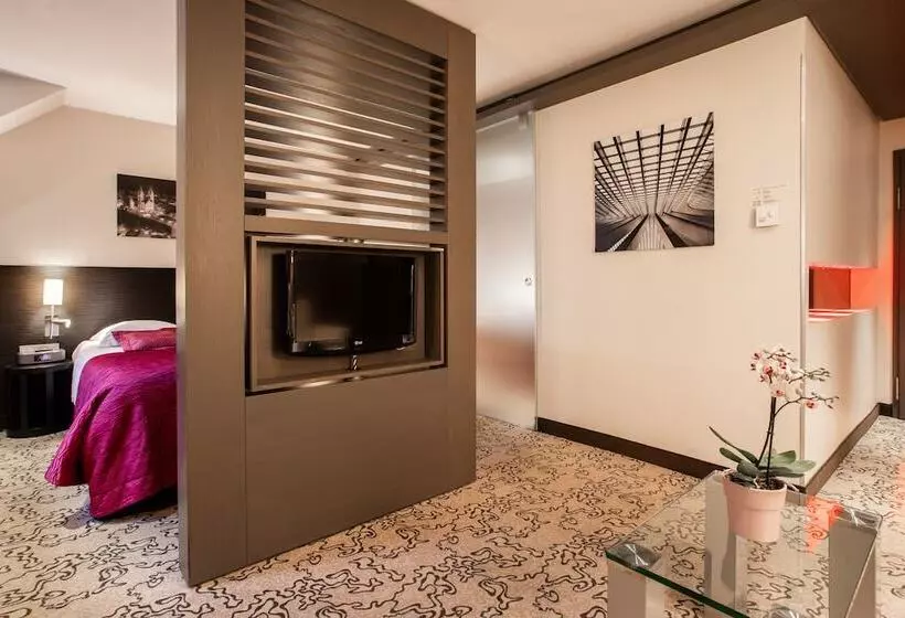 سوییت جونیور, Koener Hotel & Spa