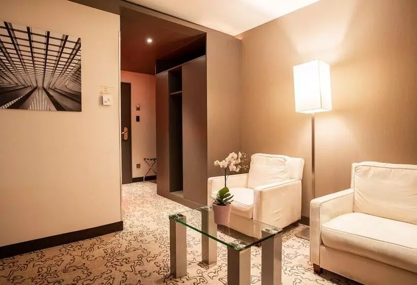سوییت جونیور, Koener Hotel & Spa