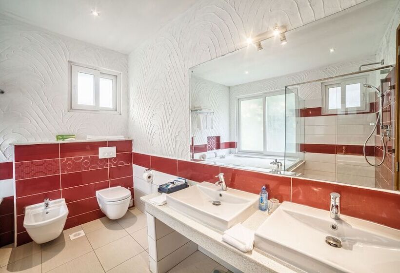 Вилла 3 Спальни, Leopard Beach Resort And Spa