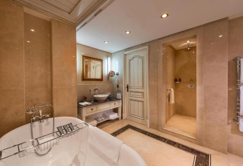 سوییت لوکس, Michlifen Resort & Golf