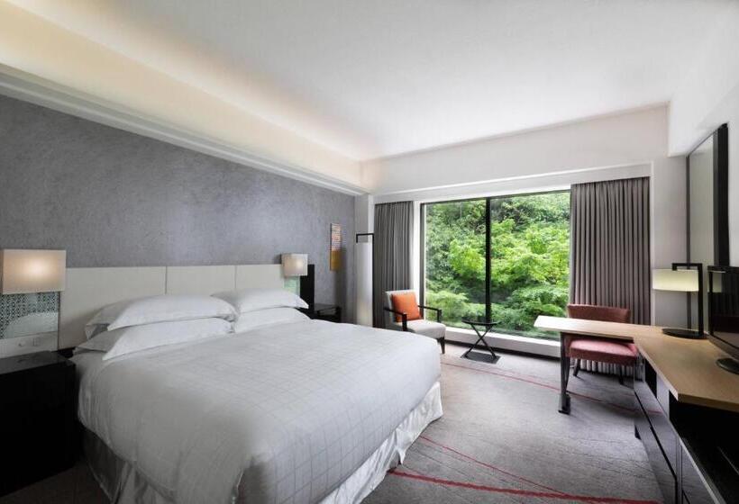 Номер Superior Кровать Кинг, Sheraton Miyako Hotel Tokyo