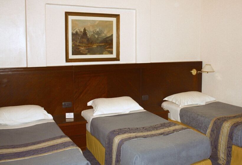 اتاق استاندارد سه نفره, The Mayflower