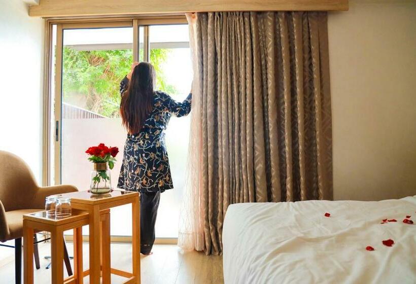 Номер Стандарт Вид на Бассейн, Mabrouk Hotel And Suites  Adult Only