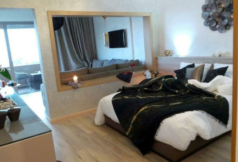 带海景的复工套房, Mabrouk Hotel And Suites Adult Only