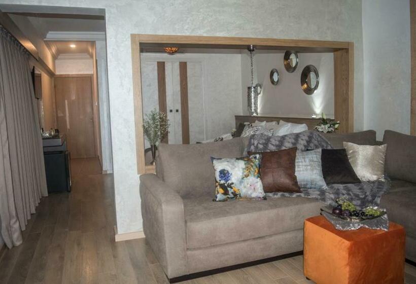 带海景的复工套房, Mabrouk Hotel And Suites Adult Only