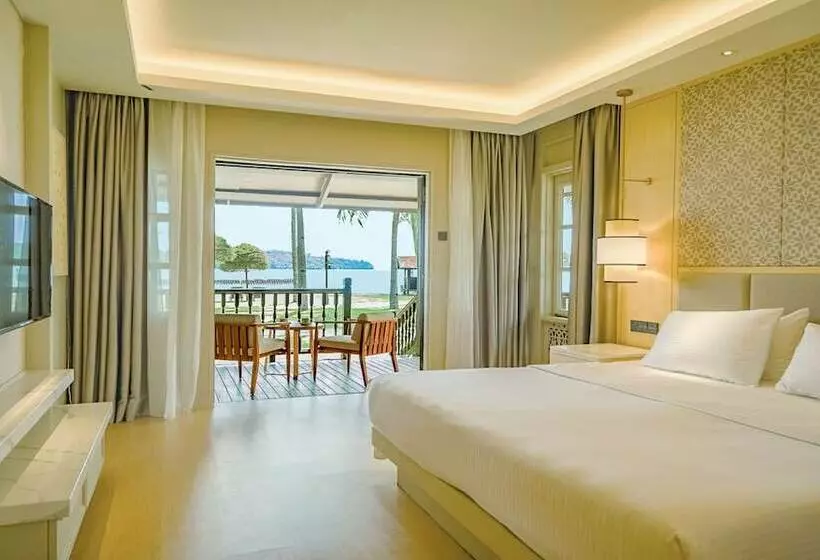 اتاق استاندارد با چشم‌انداز, Pelangi Beach Resort & Spa, Langkawi