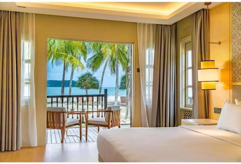 اتاق استاندارد با چشم‌انداز دریا, Pelangi Beach Resort & Spa, Langkawi