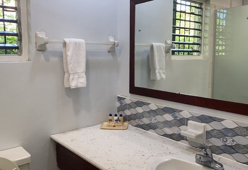 اتاق لوکس, Toby S Resort