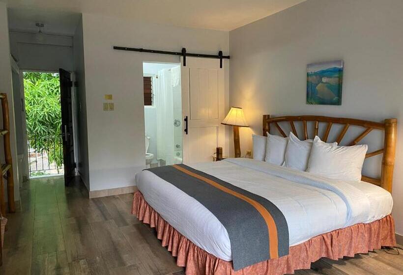 اتاق لوکس, Toby S Resort