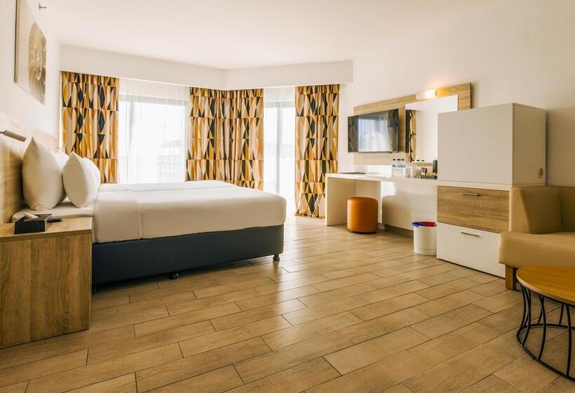 اتاق خانوادگی با چشم‌انداز دریا, Ax Odycy