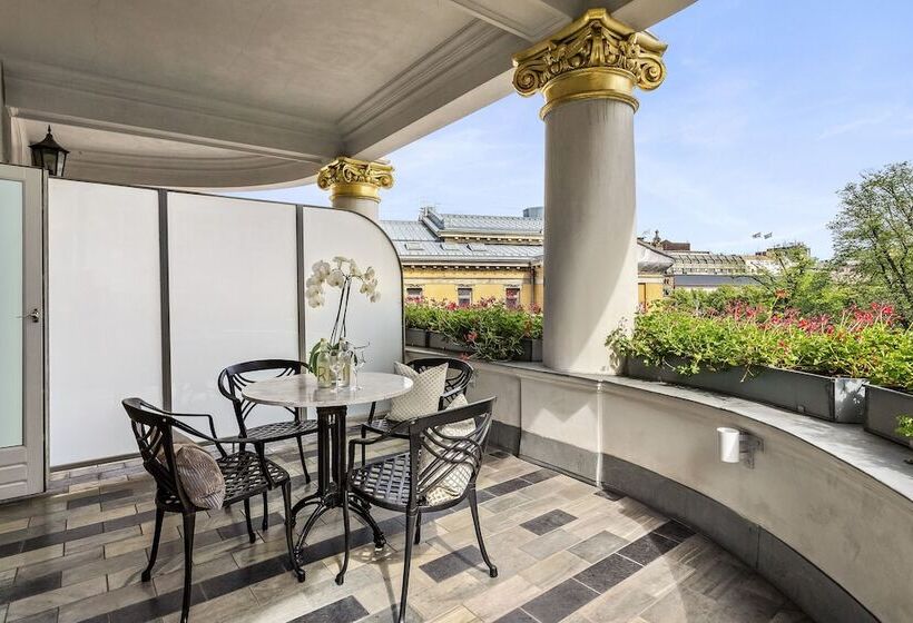 سوییت جونیور با بالکن, Continental