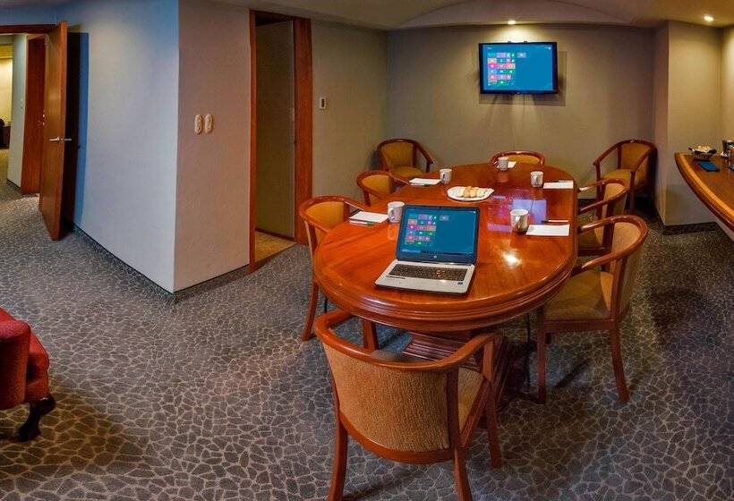 Люкс, Courtyard By Marriott Mexico City Revolucion