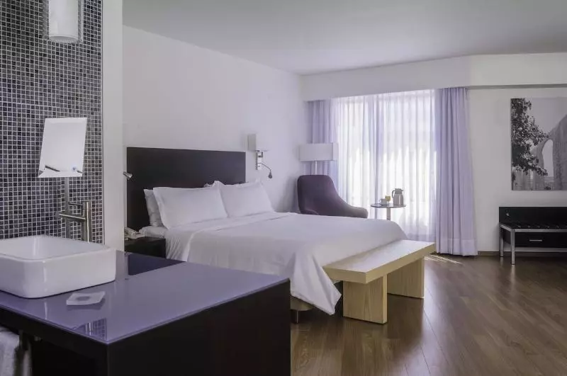 ジュニアスイート, Fiesta Inn Queretaro