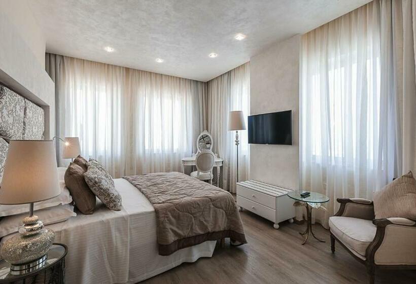 اتاق لوکس با چشم‌انداز دریا, Osborne