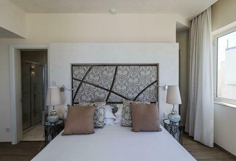 اتاق لوکس با چشم‌انداز دریا, Osborne