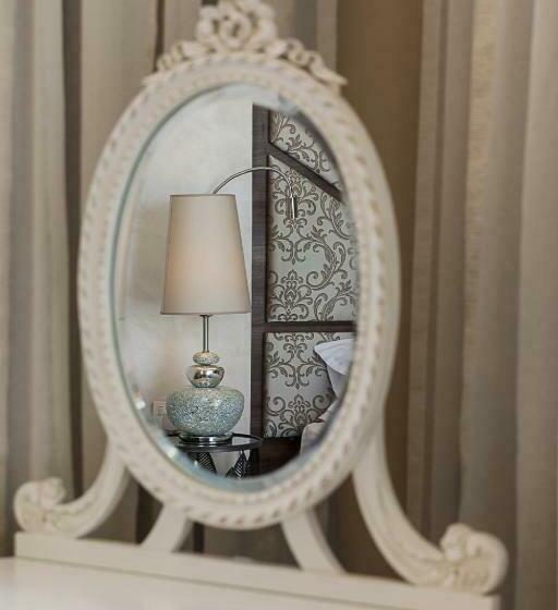 اتاق لوکس با چشم‌انداز دریا, Osborne