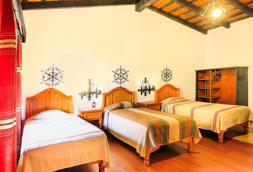 غرفة أساسية ثلاثية, Pie De La Sierra