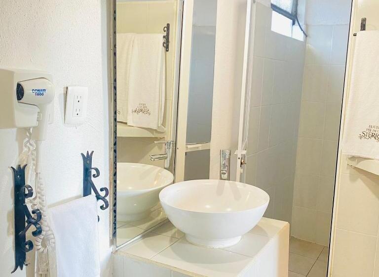 غرفة إقتصادية, Pie De La Sierra